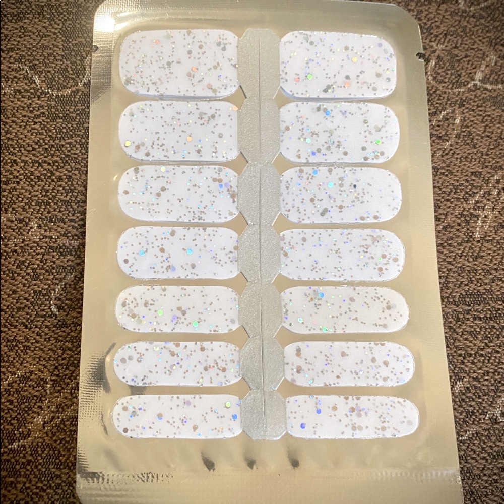 REAL NAIL POLISH STRIPS - White Glittered